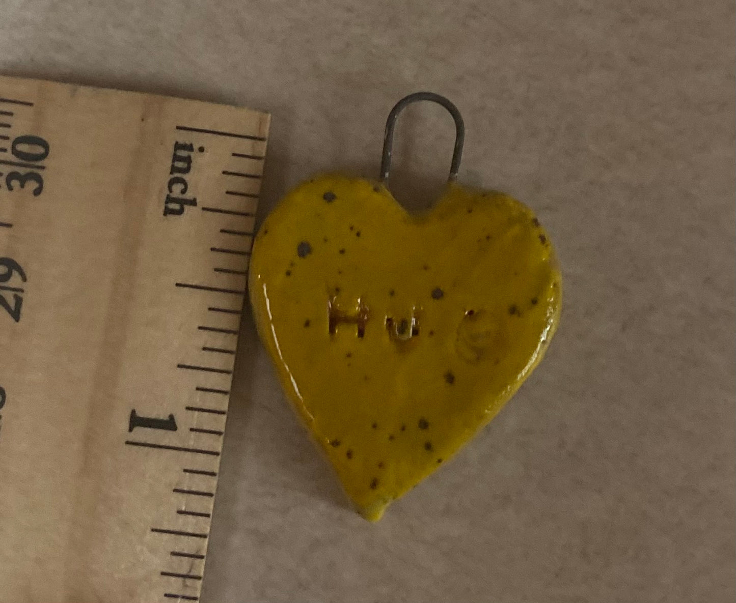 Heart pendant yellow hug