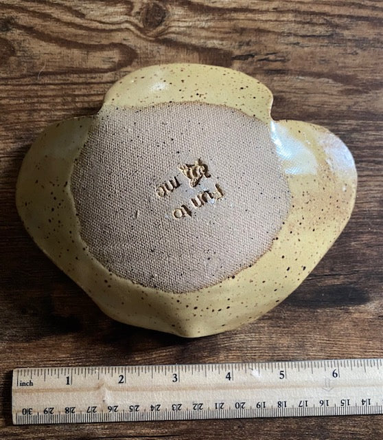 Bee dish